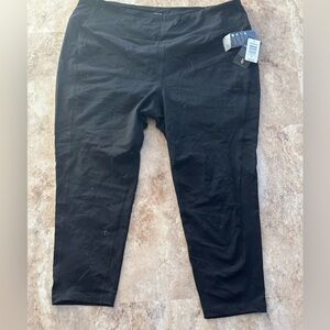 Torrid, NWT black capri leggings, size 4